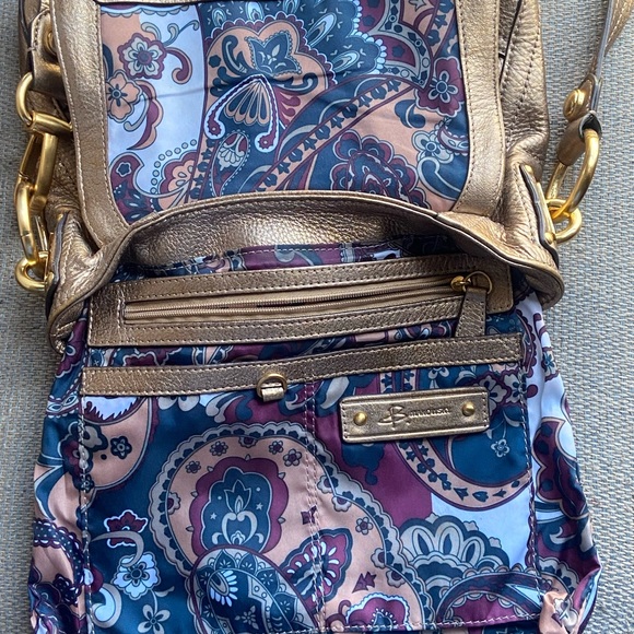 B makowsky crossbody. - Picture 7 of 14